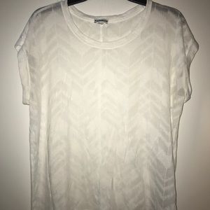 Express tee with sheer arrow pattern